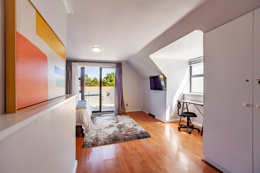 8 Bedroom Property for Sale in Milnerton Ridge Western Cape